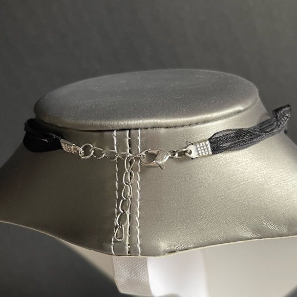 Gold Foil and Floral Blown Glass Pendant Necklace - Picture 6 of 9